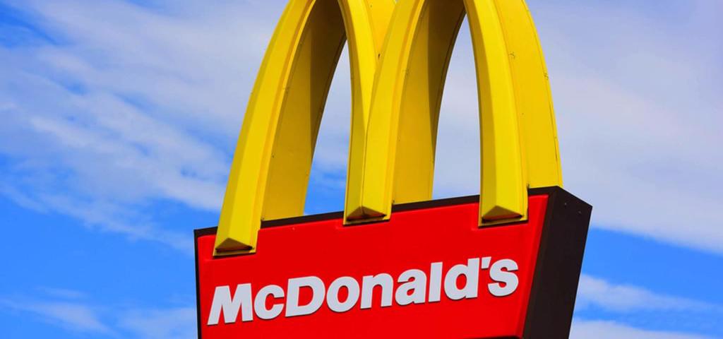 Υβριδική εξυπηρέτηση στο νέο McDonald's στην Πάτρα
